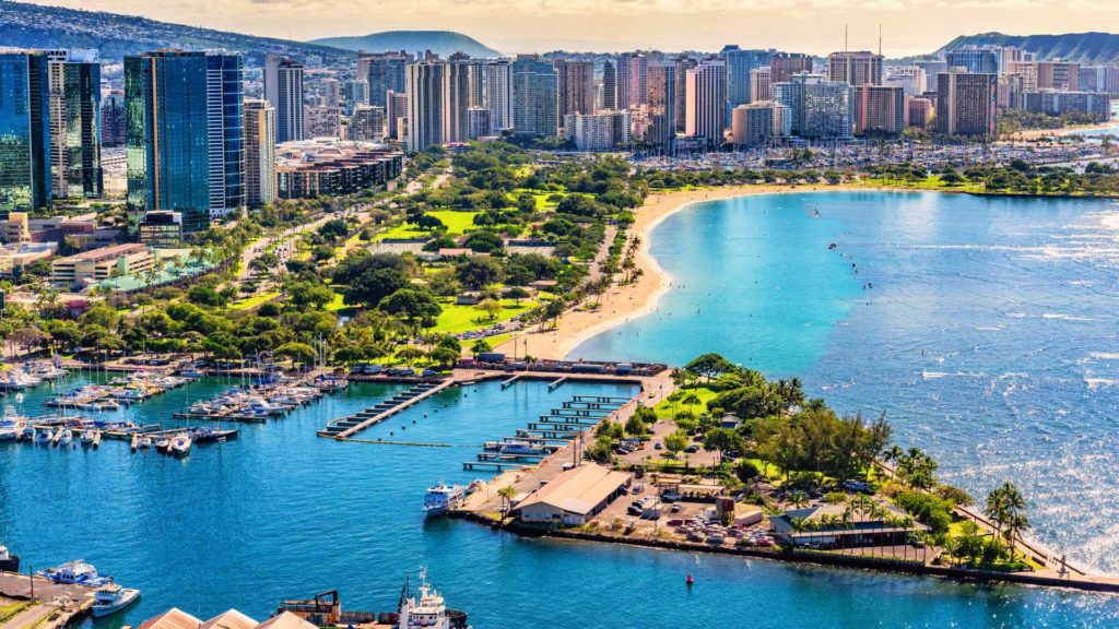 25 Fun Vacation Spots for Young Adults in the U.S. 14 Fun-Vacation-Spots-for-Young-Adults-in-the-US-Honolulu-Hawaii